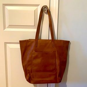 Universal Thread tote- like new